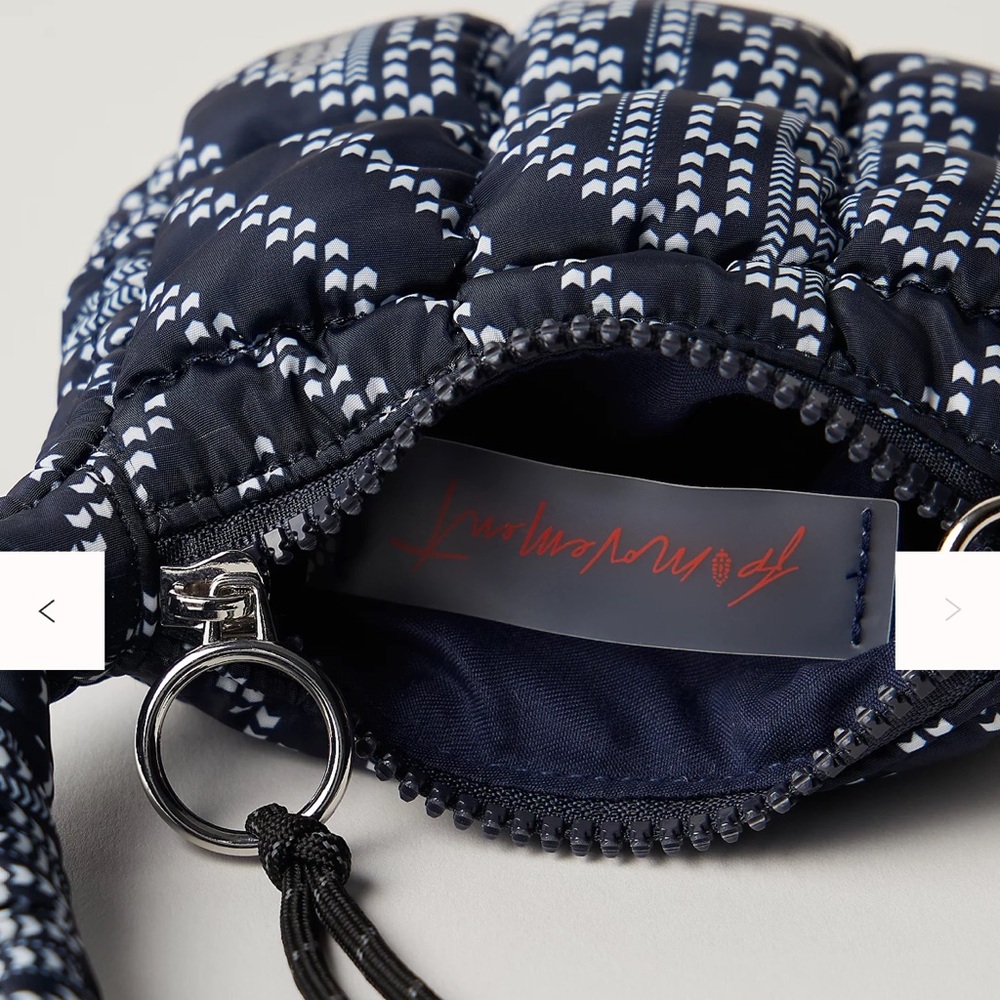 NWT Free People x FP Movement Quilted Printed Micro Pouch - Picture 2 of 4